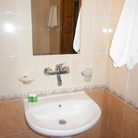Laguna Hotel 4*
